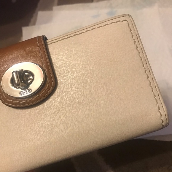 Coach Wallet - Picture 6 of 6